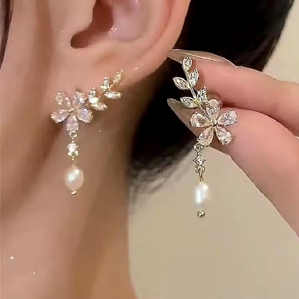 Margot - Rhinestones Crystals Flower Stud Earrings